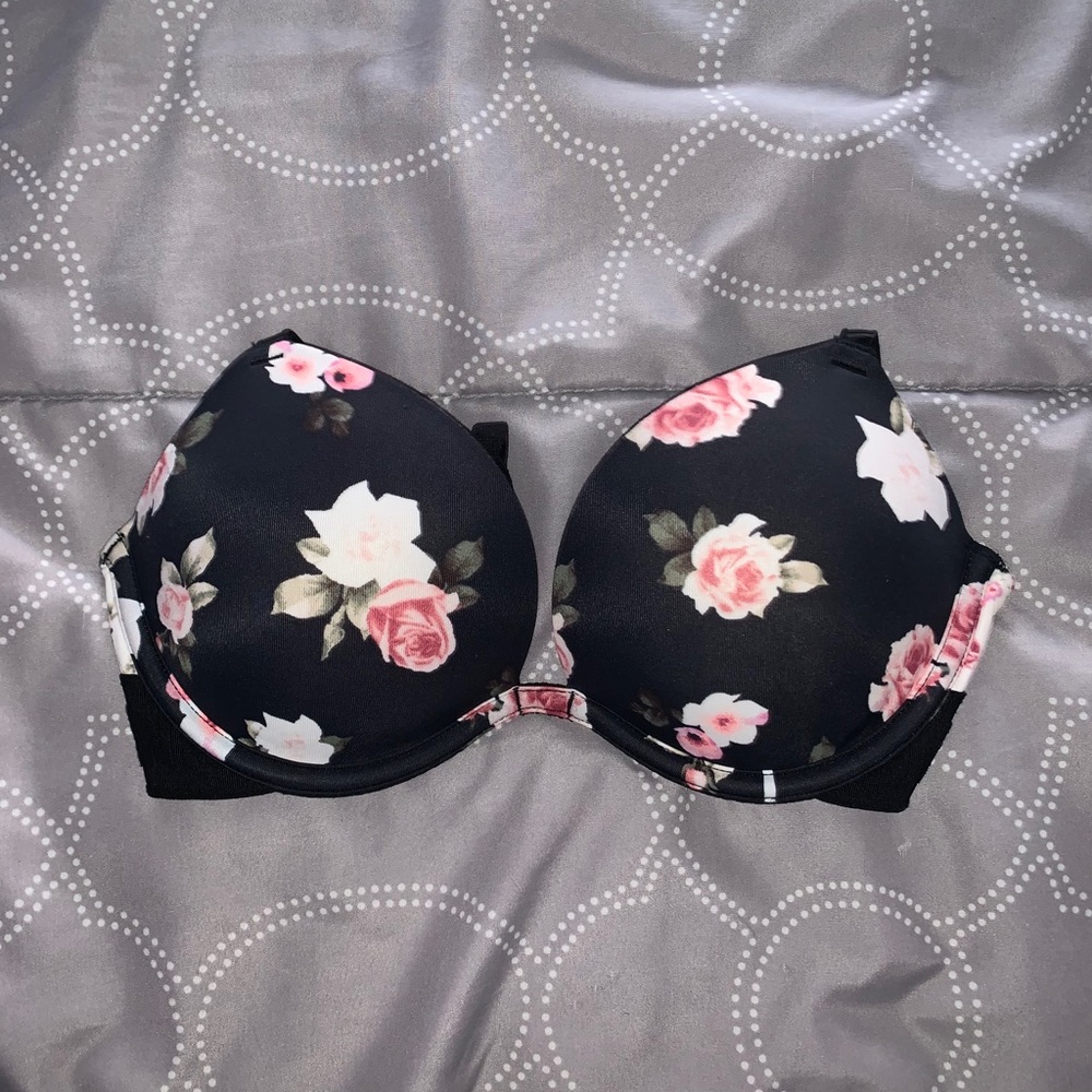 PINK Wear Everywhere Super Push-up Bra